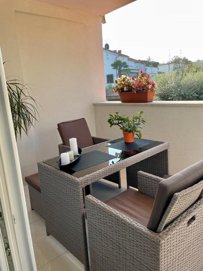 Apartments Bloom Near The Beach Porec Bagian luar foto