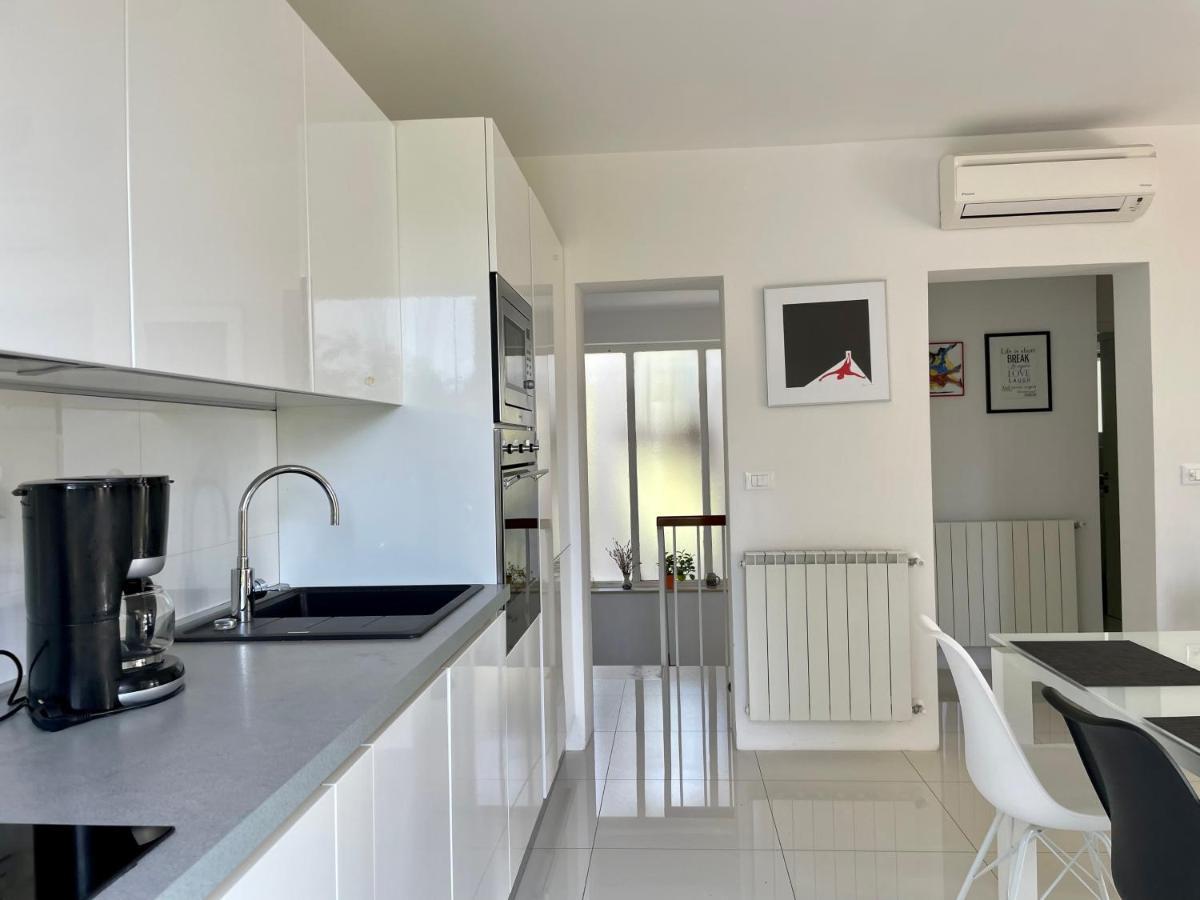 Apartments Bloom Near The Beach Porec Bagian luar foto